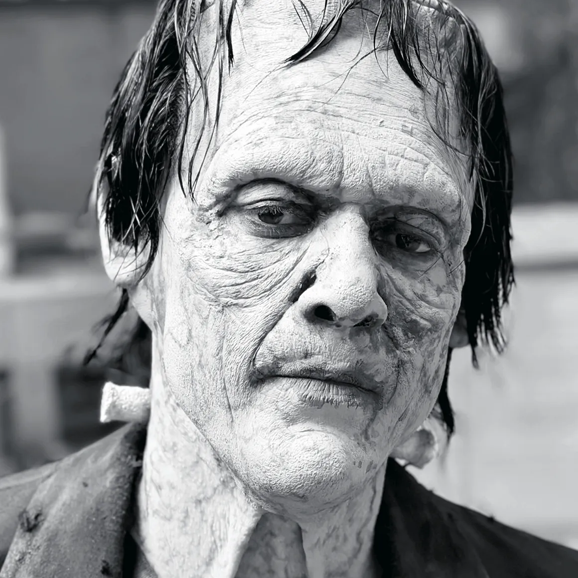 Alex Da Corte "forklædt" som Frankensteins monster